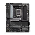 Gigabyte | X670 AORUS ELITE AX 1.0A M/B | Processor family AMD | Processor socket AM5 | DDR5 DIMM | Memory slots 4 | Supported h