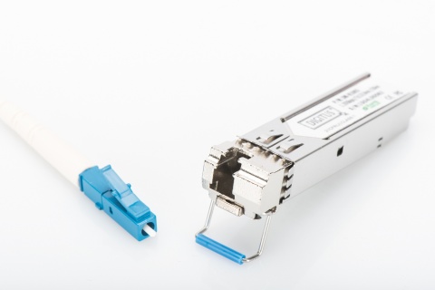 Moduł mini GBIC (SFP) Digitus kompatybilny z HP, 1,25 Gb/s, 20 km, z funkcją DDM | DN-81003-01 | SFP | Jednomodowy | LC | 1250 M Moduł mini GBIC (SFP) Digitus kompatybilny z HP, 1,25 Gb/s, 20 km, z funkcją DDM | DN-81003-01 | SFP | Jednomodowy | LC | 1250 M